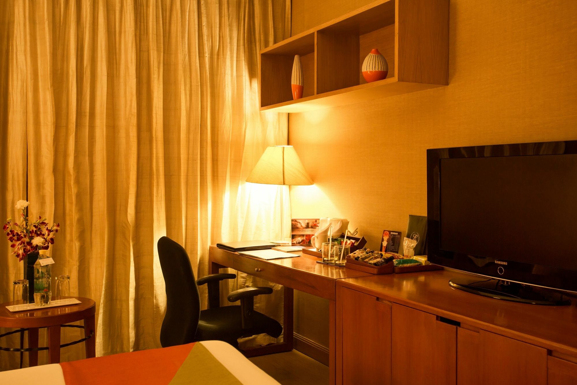 Ellaa Hotel Gachibowli Hyderabad Exterior foto
